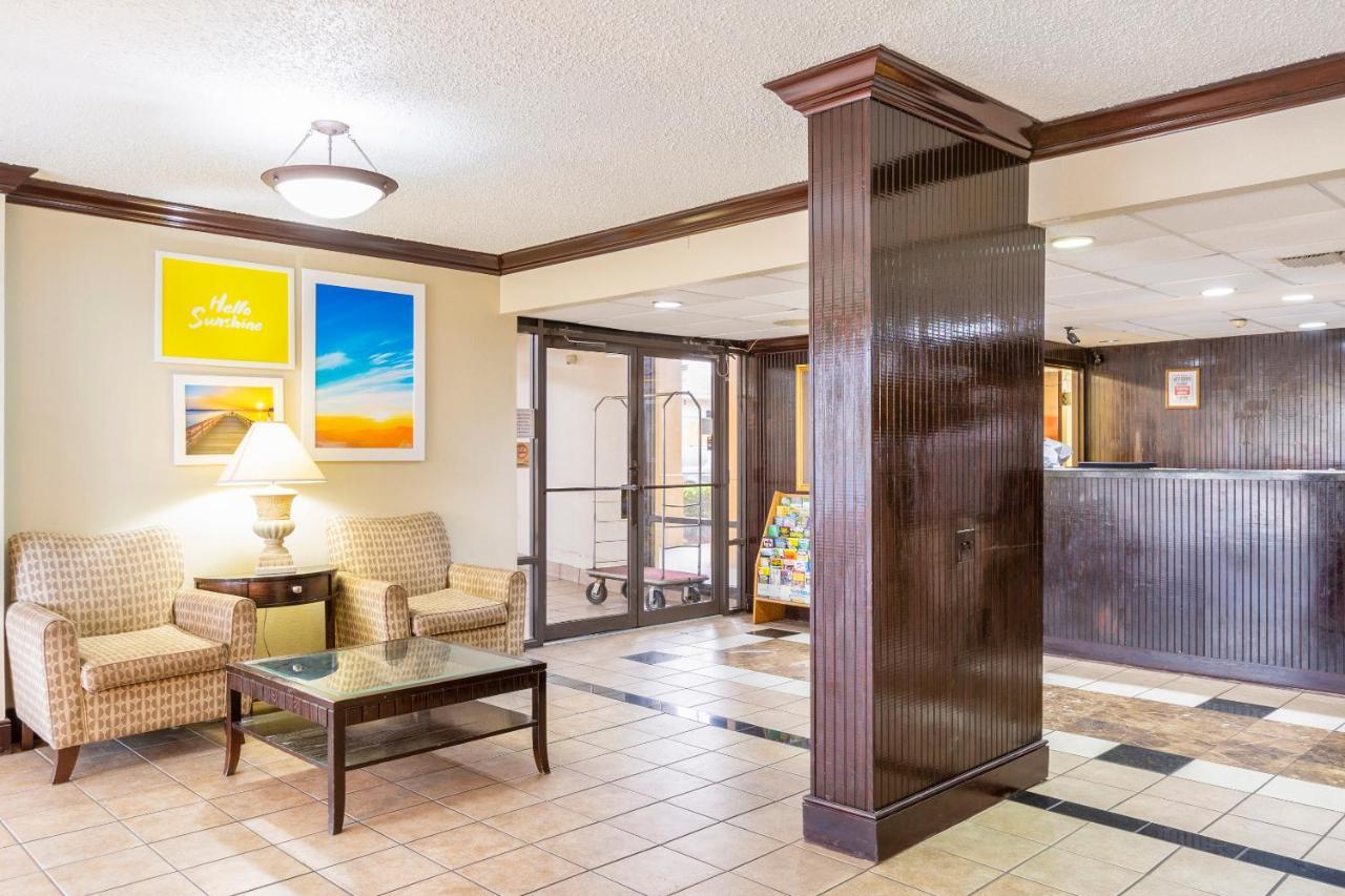 Oyo Hotel Baton Rouge Mid City Eksteriør billede