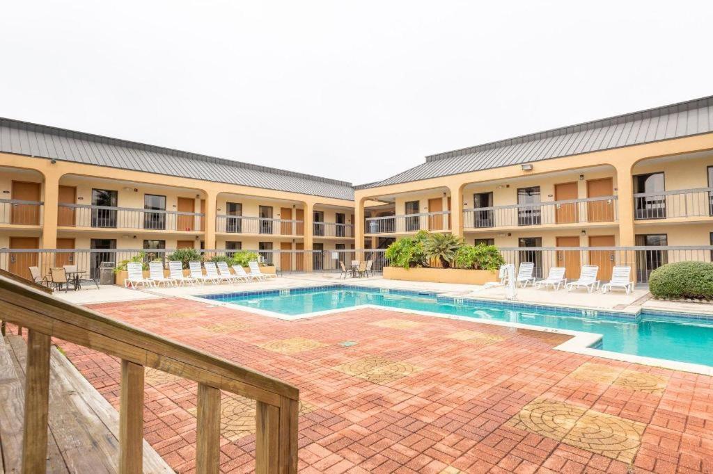 Oyo Hotel Baton Rouge Mid City Eksteriør billede