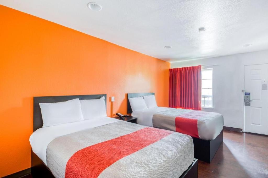 Oyo Hotel Baton Rouge Mid City Eksteriør billede
