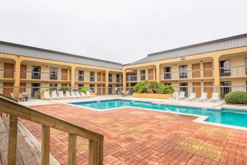 Oyo Hotel Baton Rouge Mid City Eksteriør billede