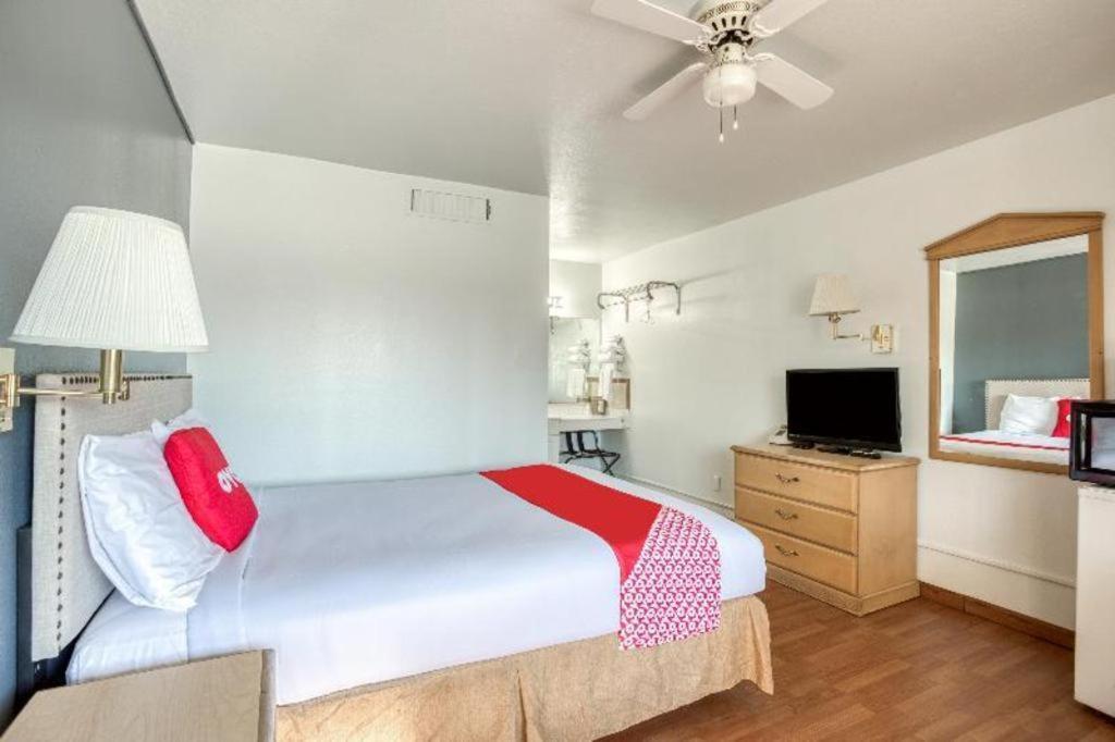 Oyo Hotel Baton Rouge Mid City Eksteriør billede